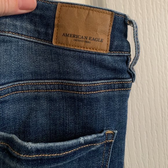 American Eagle Super Hi-Rise Rip Stretch Jegging - Picture 4 of 7